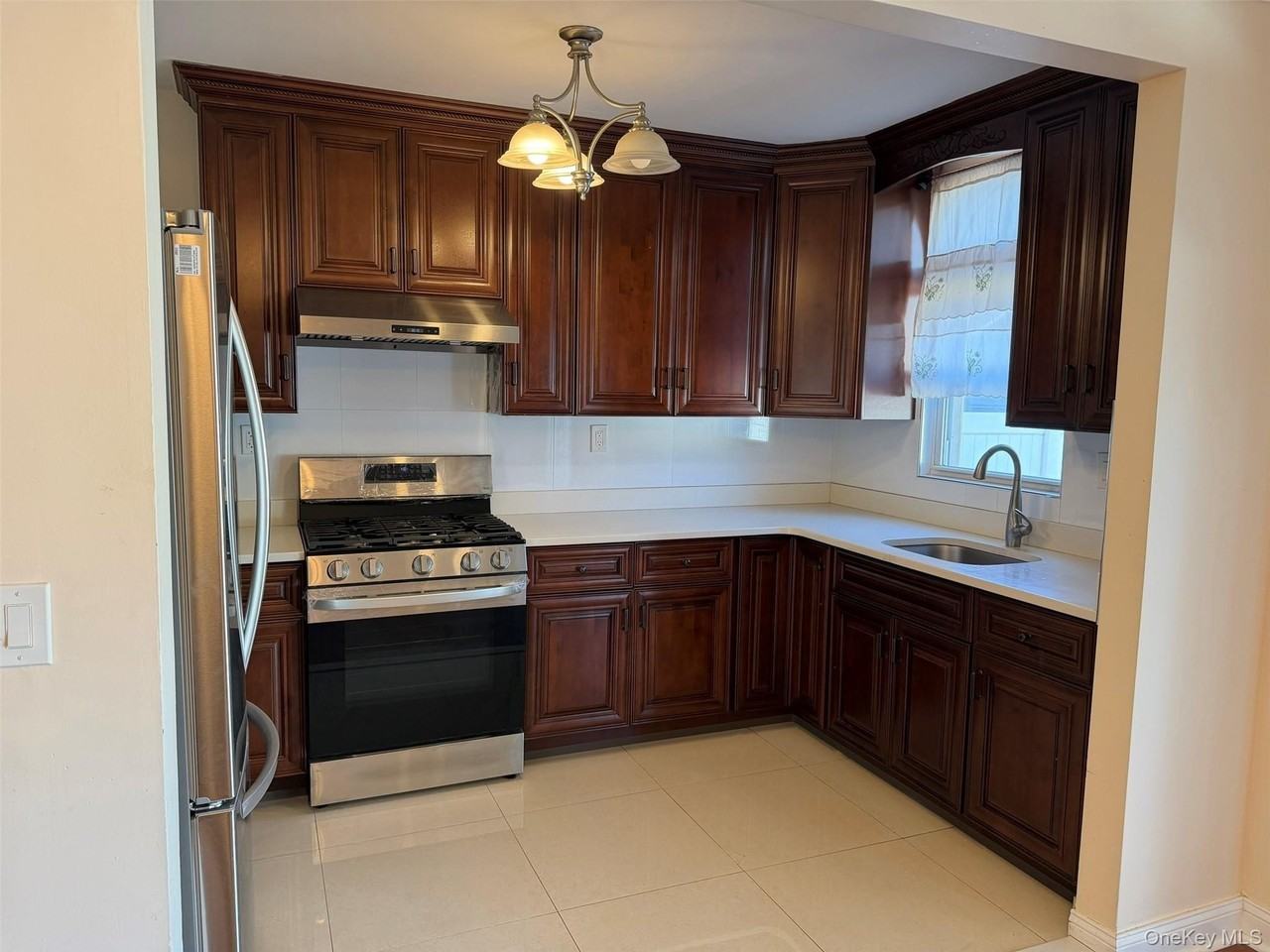 18917 45th Ave - Photo 2 of 21