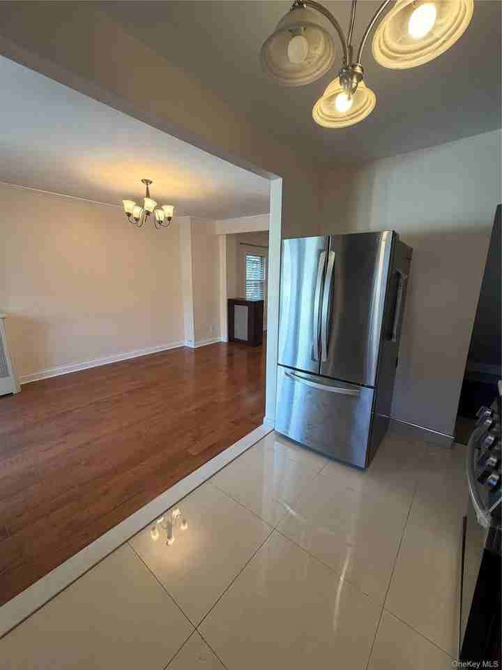 18917 45th Ave - Photo 7 of 21