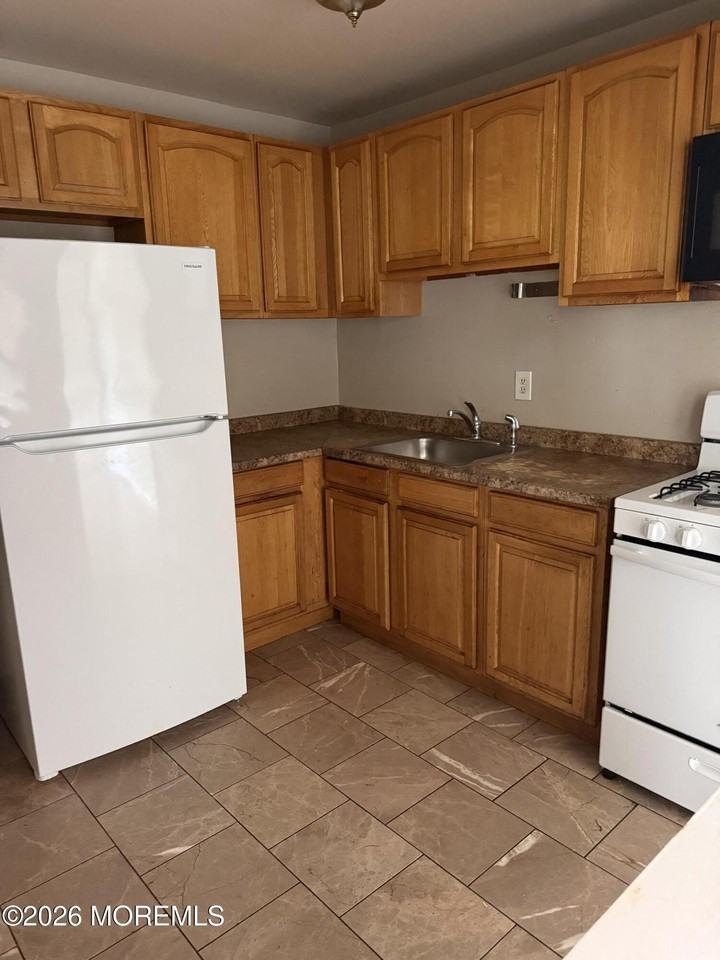 129 College Dr #129