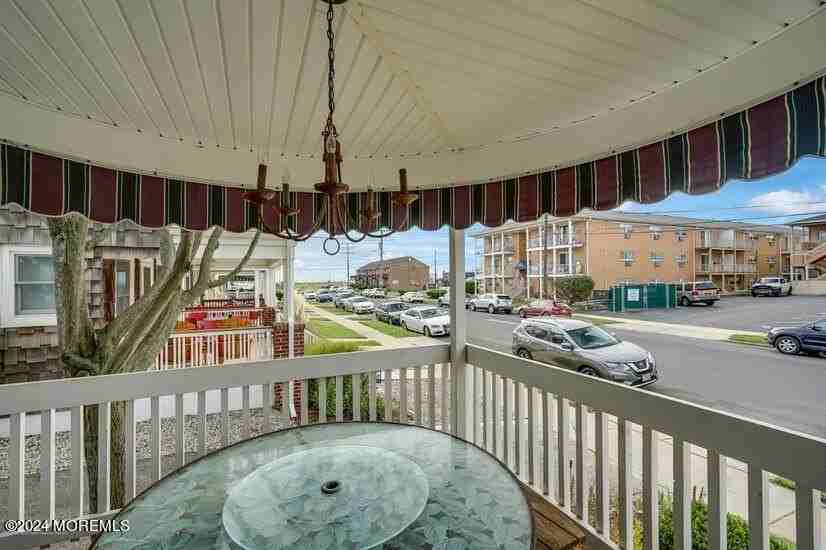 114 Mccabe Ave - Photo 4 of 19