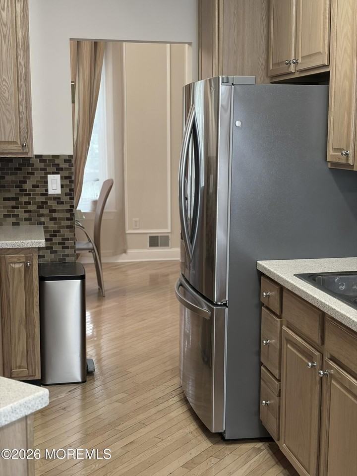 215 Shinnecock Dr - Photo 6 of 29