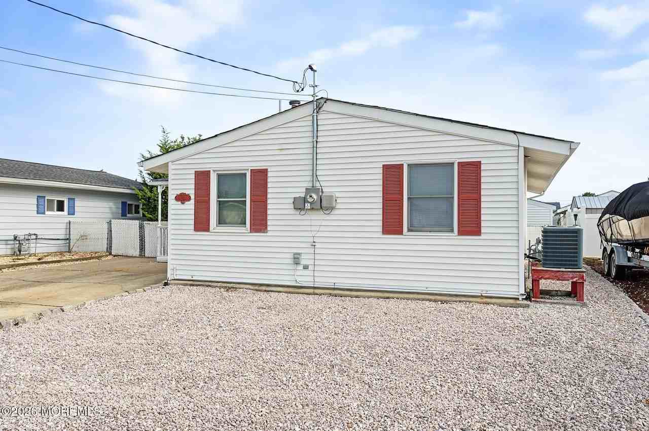 137 E Susquehanna Dr - Photo 3 of 40