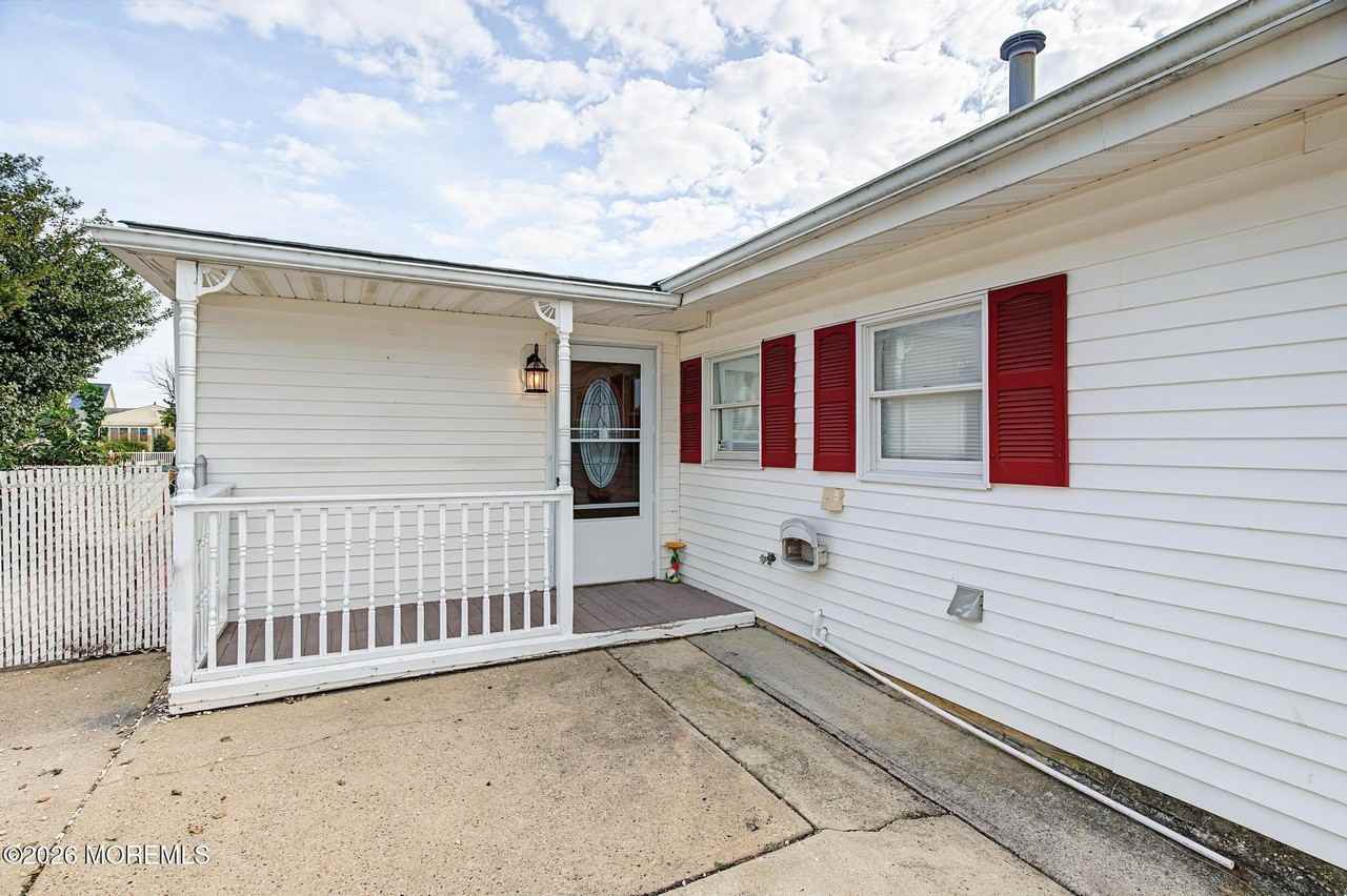 137 E Susquehanna Dr - Photo 4 of 40