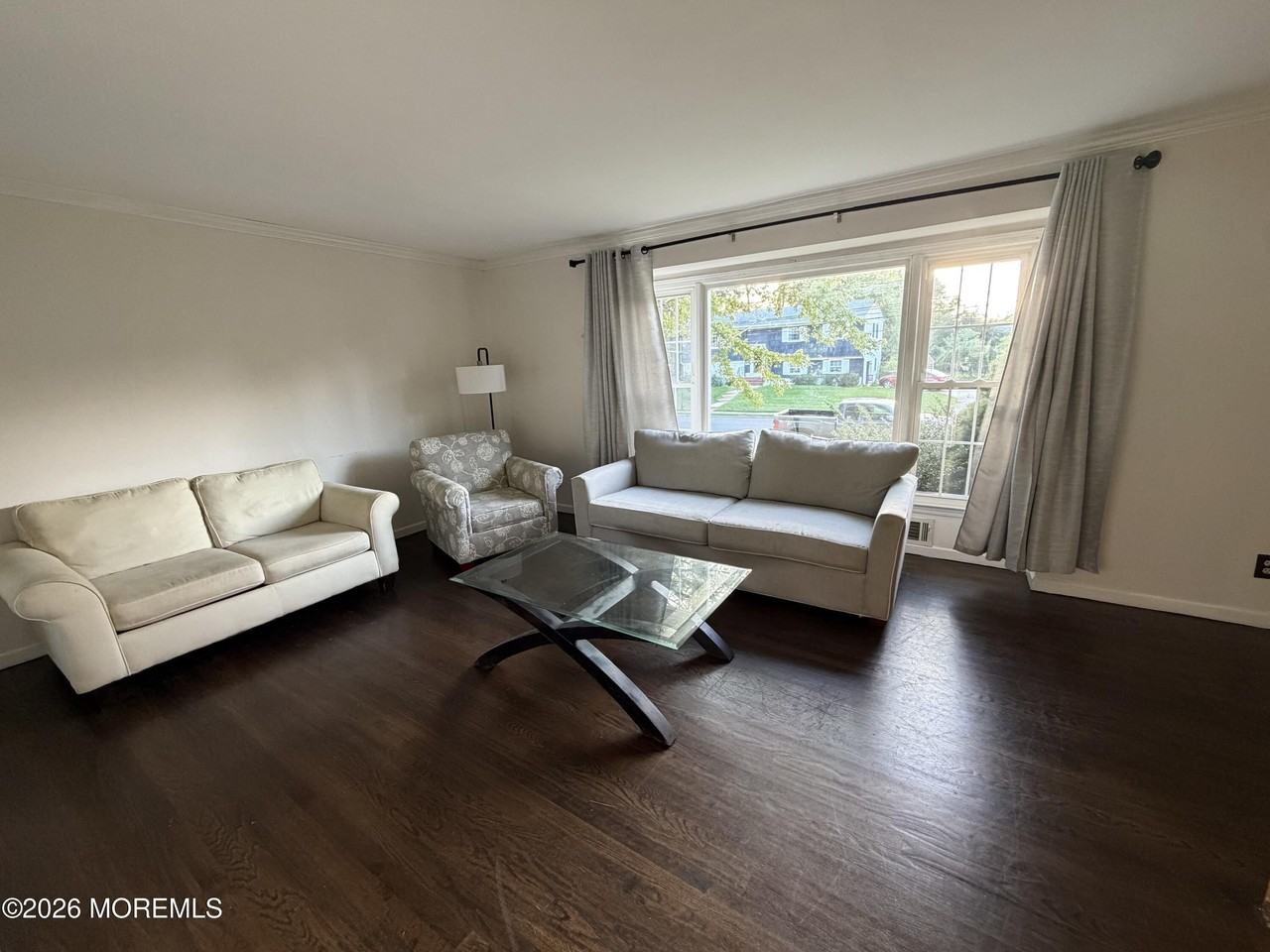 6 Roslyn Dr - Photo 3 of 19