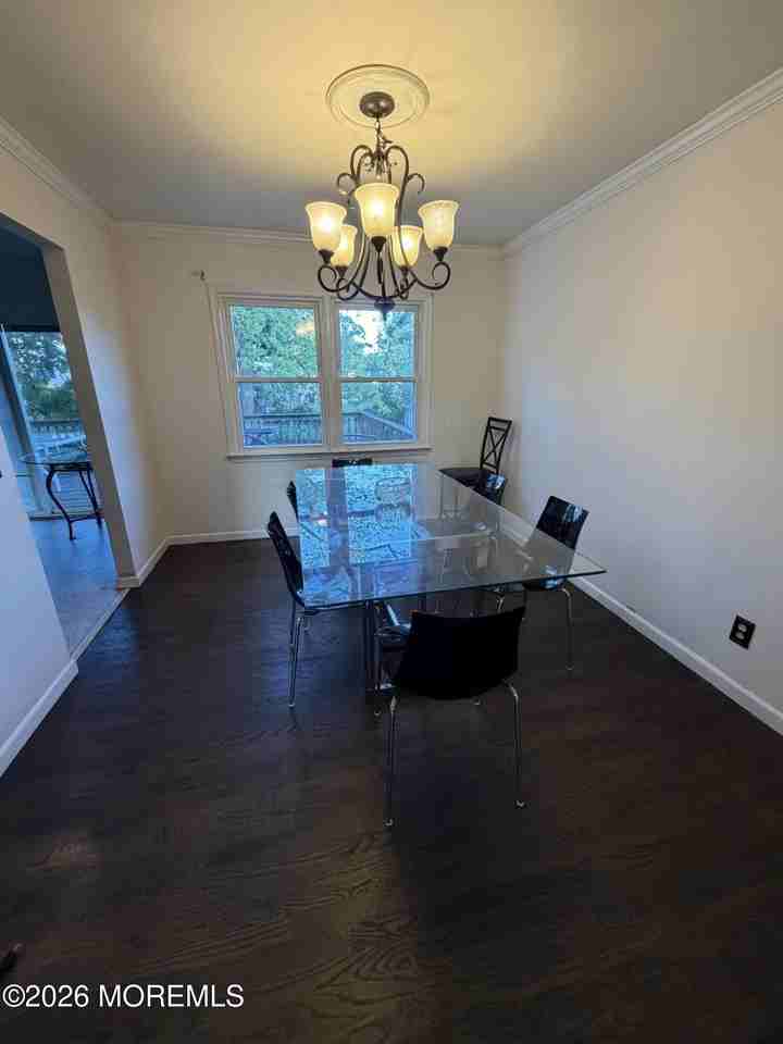 6 Roslyn Dr - Photo 4 of 19