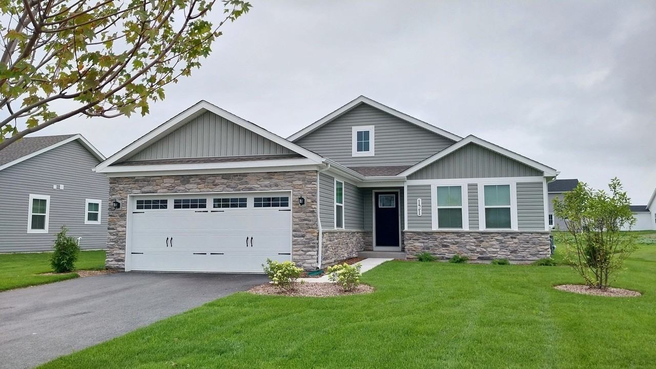 121 Cornerstone Dr - Photo 2 of 20