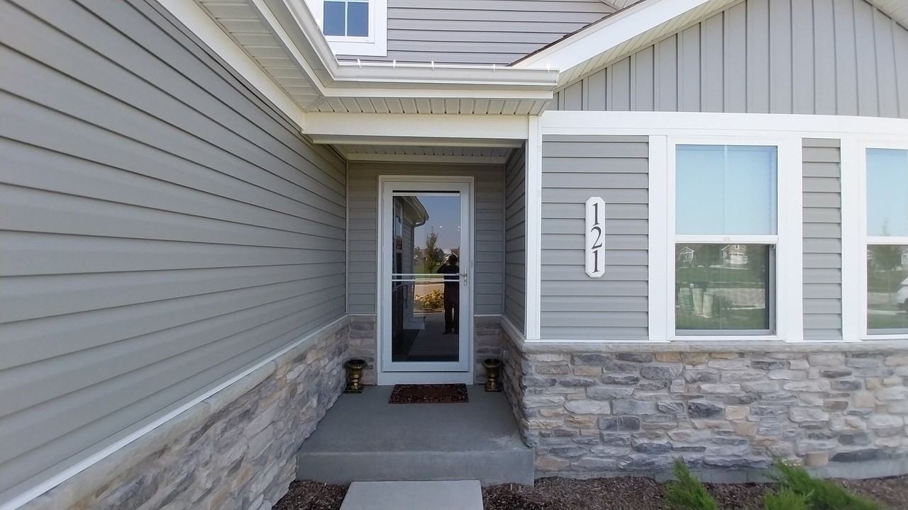 121 Cornerstone Dr - Photo 3 of 20