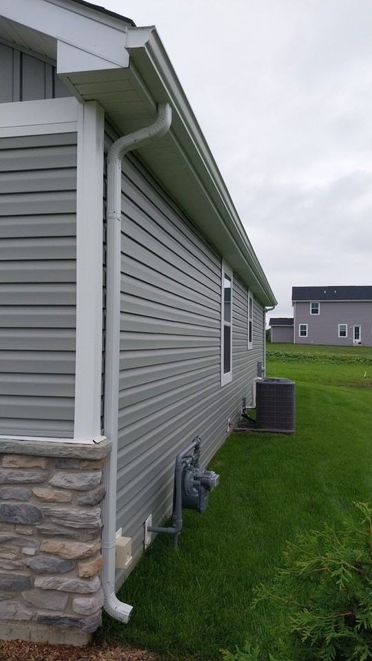 121 Cornerstone Dr - Photo 4 of 20