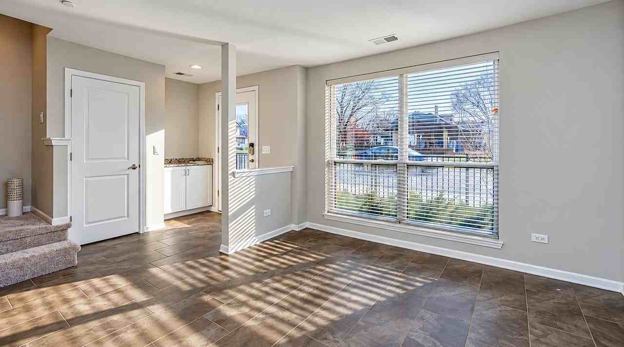 948 Madison St #3-2 - Photo 3 of 9