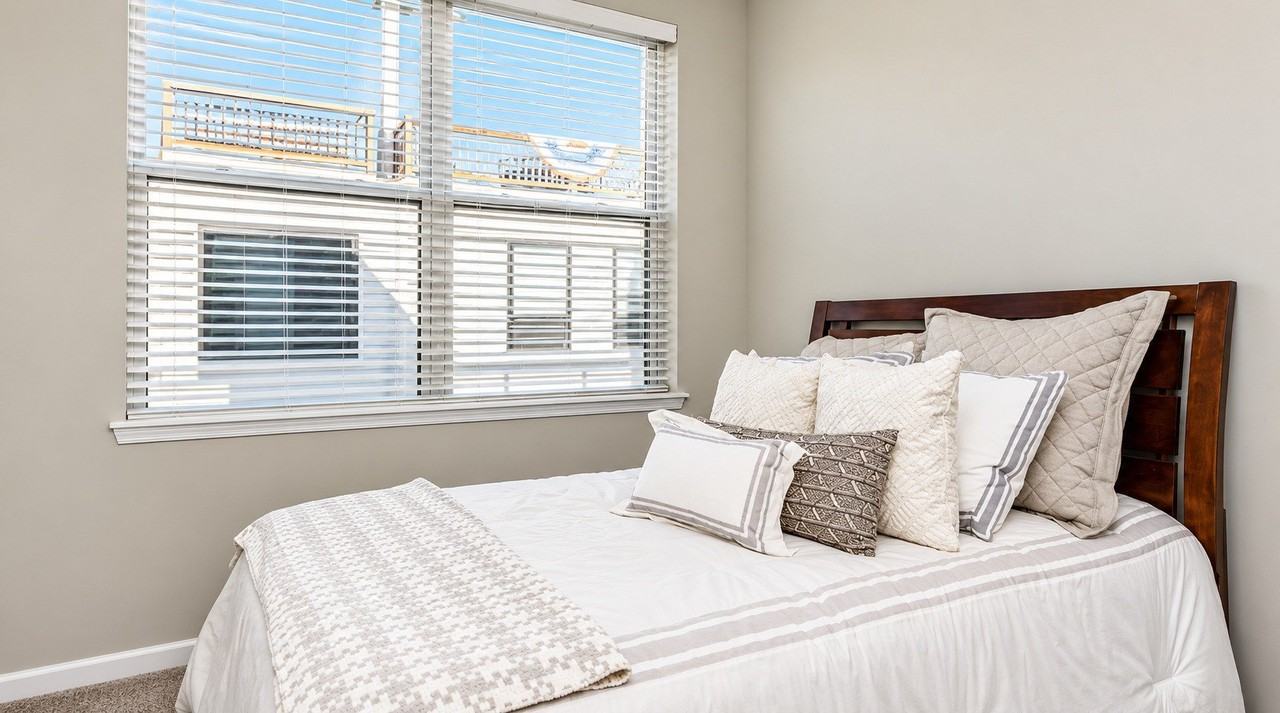 948 Madison St #3-2 - Photo 6 of 9