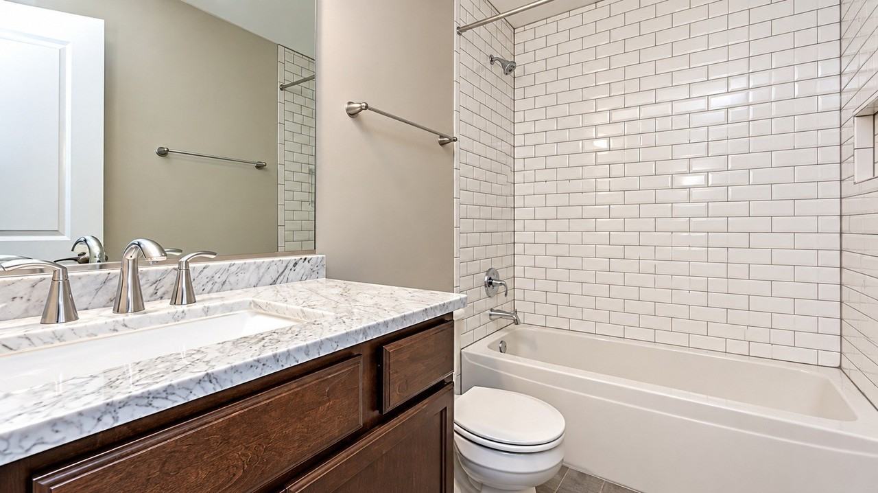 948 Madison St #3-2 - Photo 7 of 9