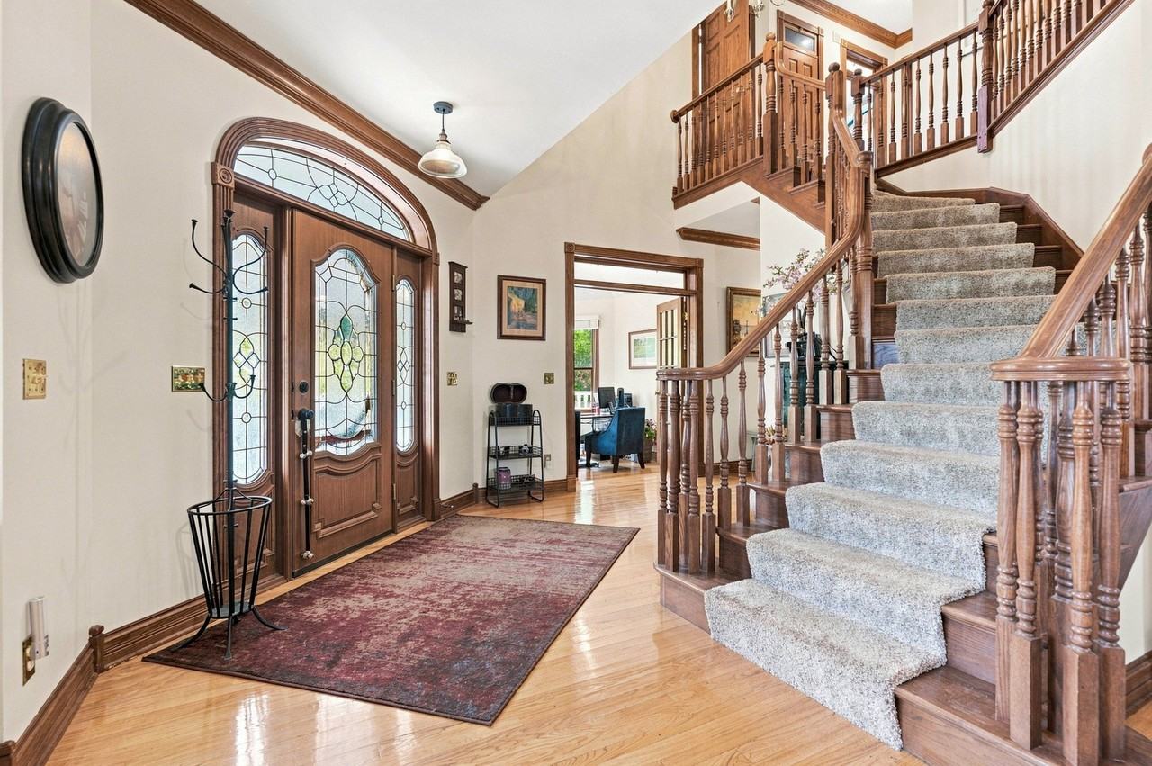 45W235 Hillview Ln - Photo 6 of 31