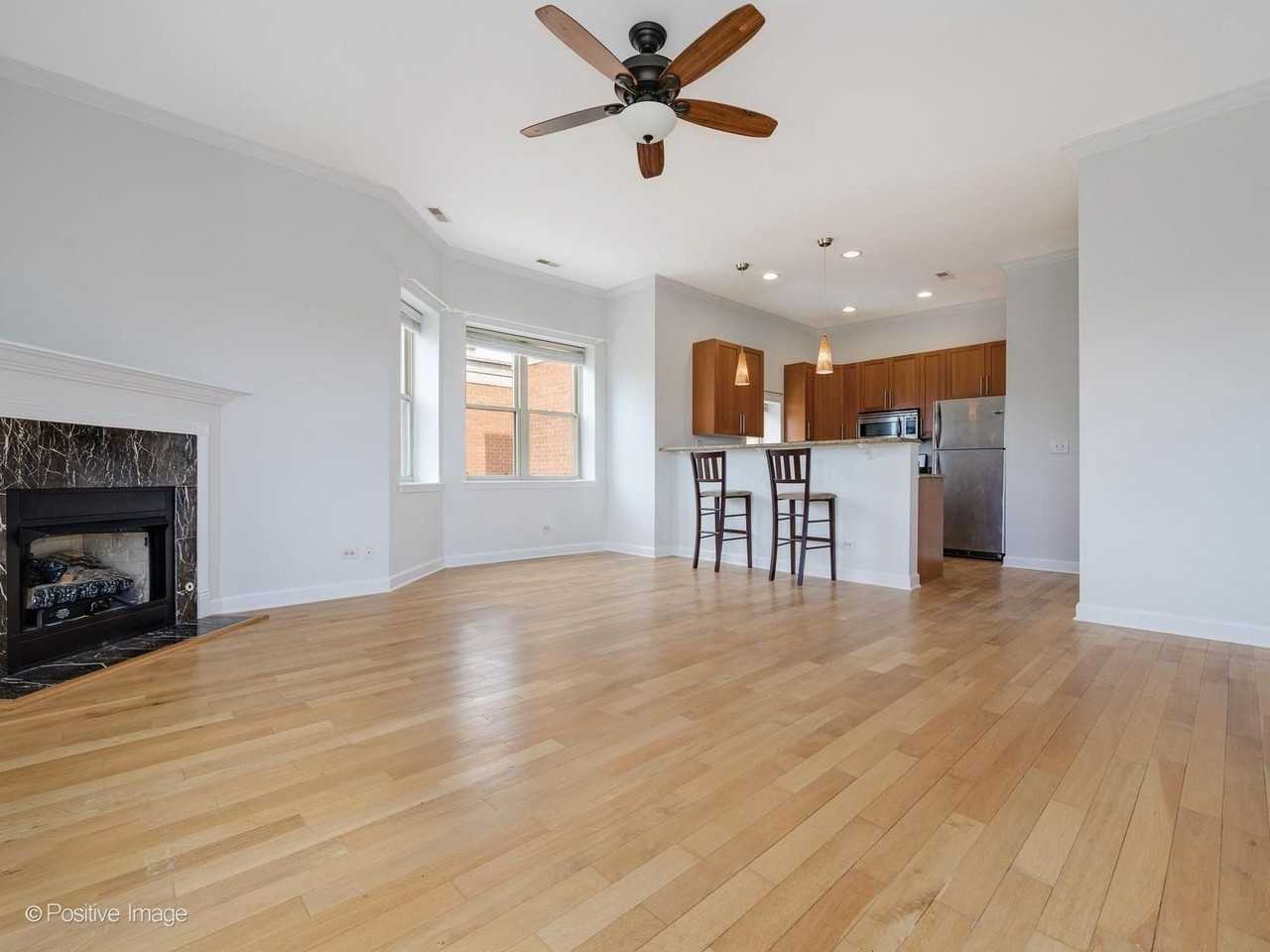 6015 N Mozart St #304 - Photo 4 of 21