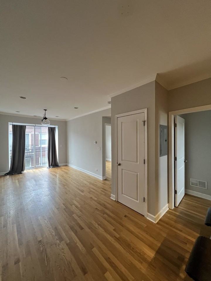 3711 N Kenneth Ave #320 - Photo 3 of 11
