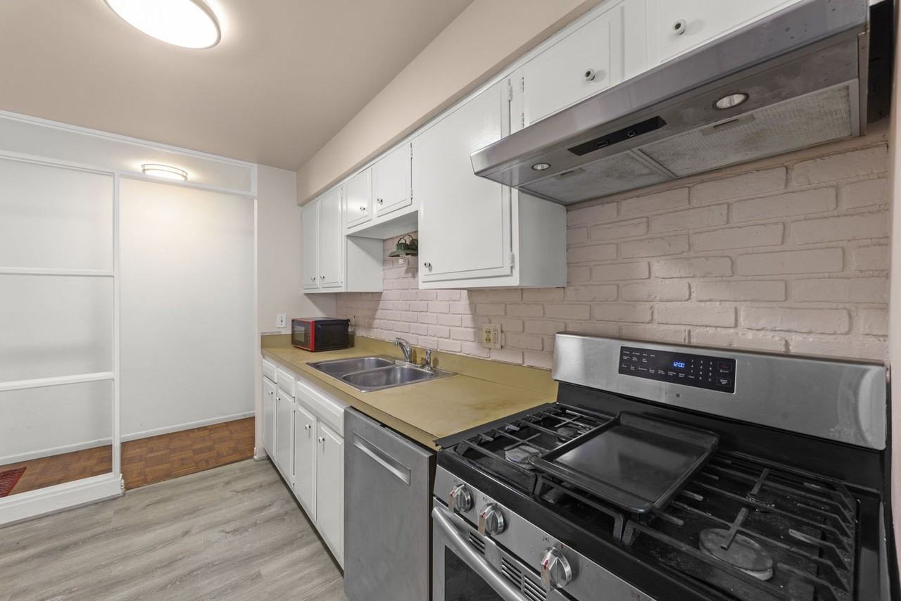 2640 Mitchell Dr #4 - Photo 6 of 21