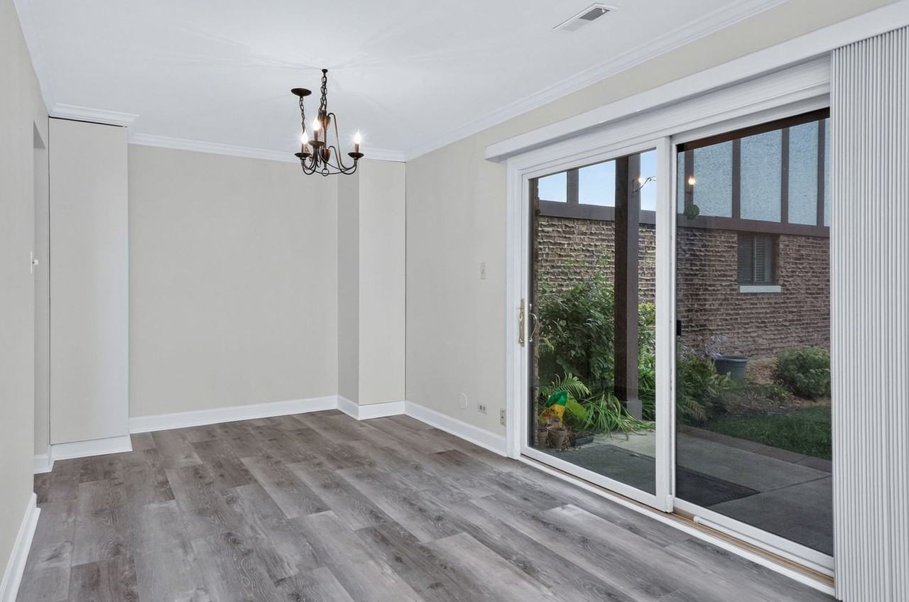 1753 Plymouth Ct #D - Photo 6 of 14
