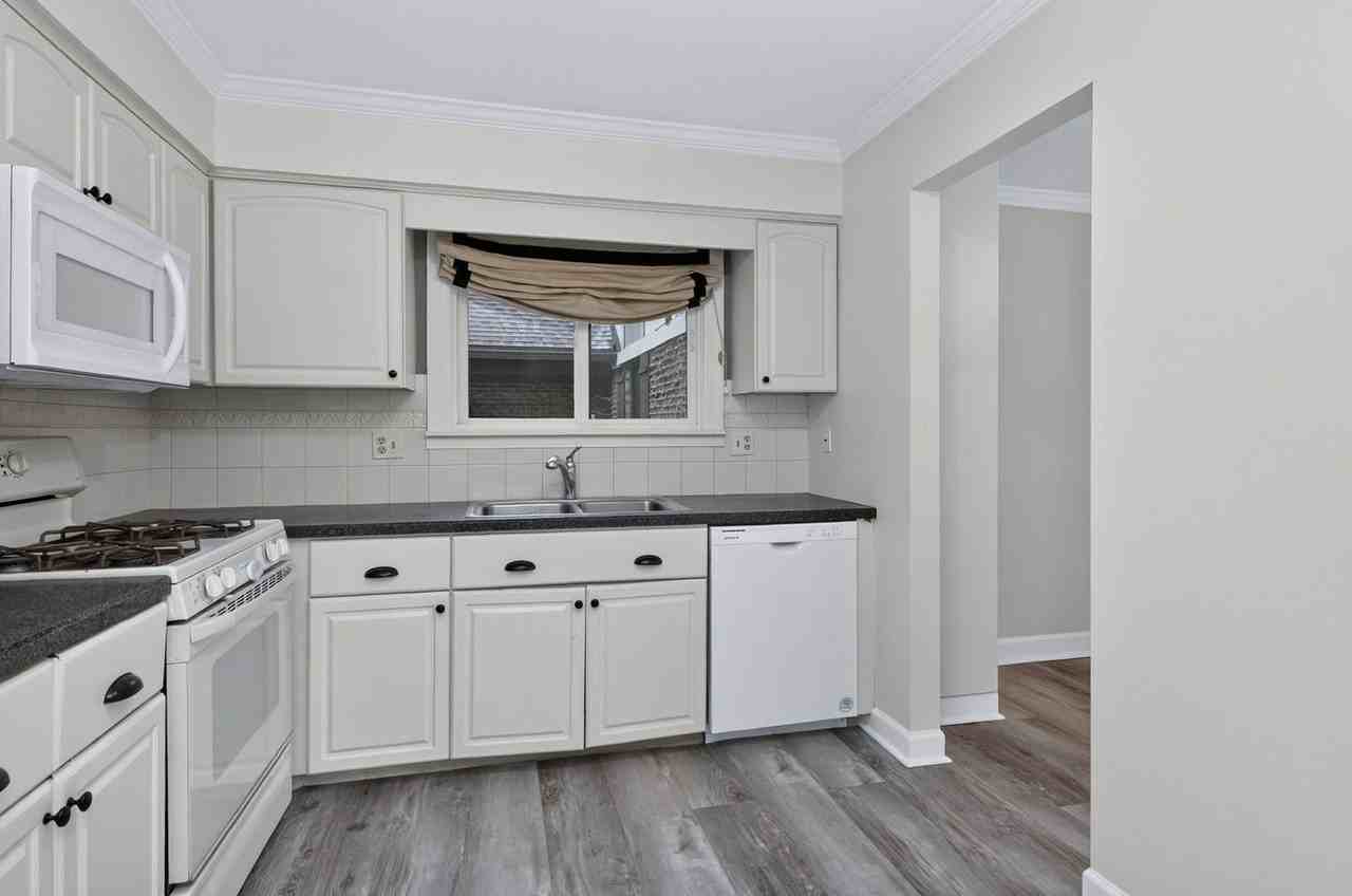 1753 Plymouth Ct #D - Photo 7 of 14
