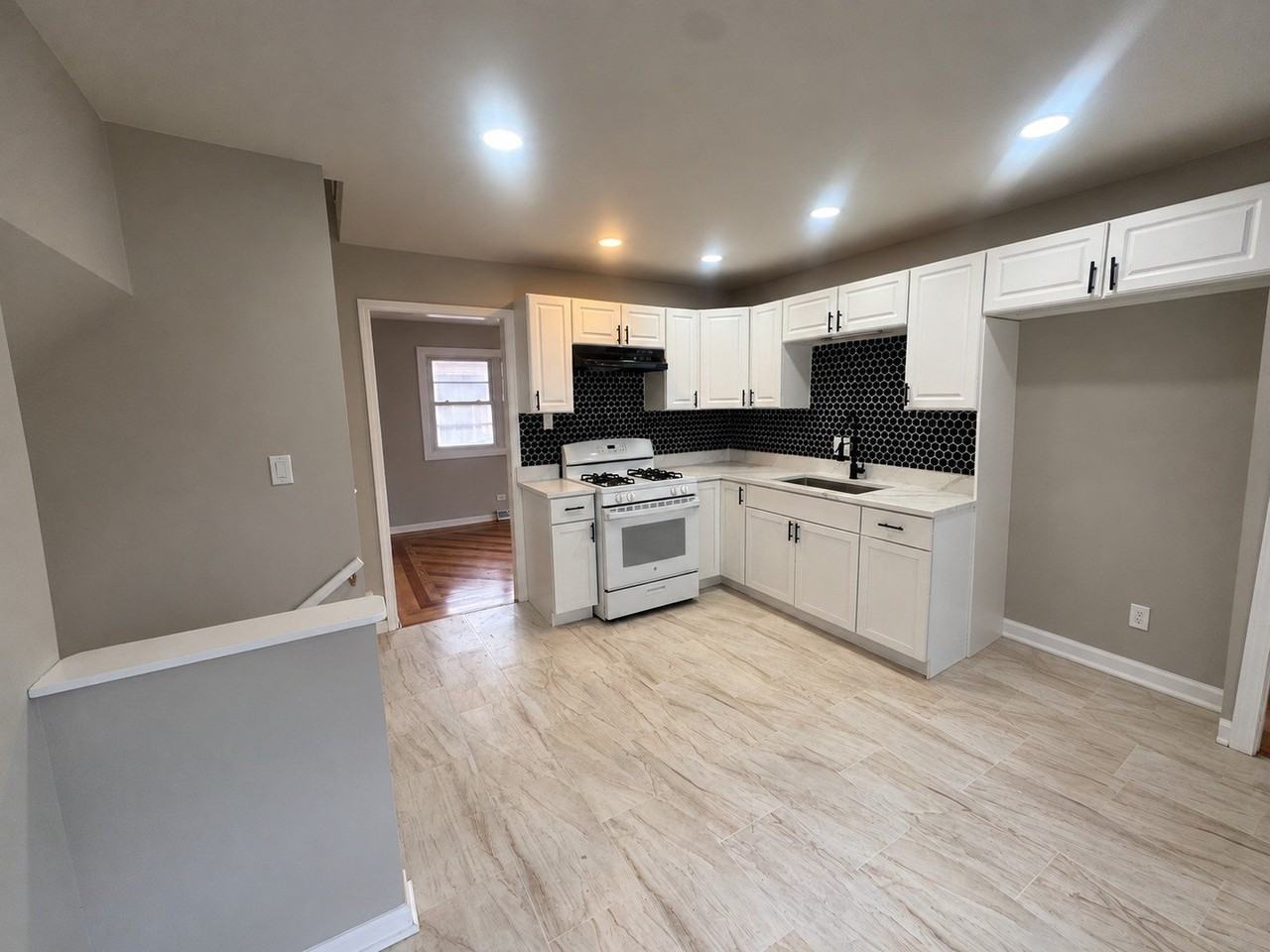 14475 Lincoln Ave - Photo 6 of 13