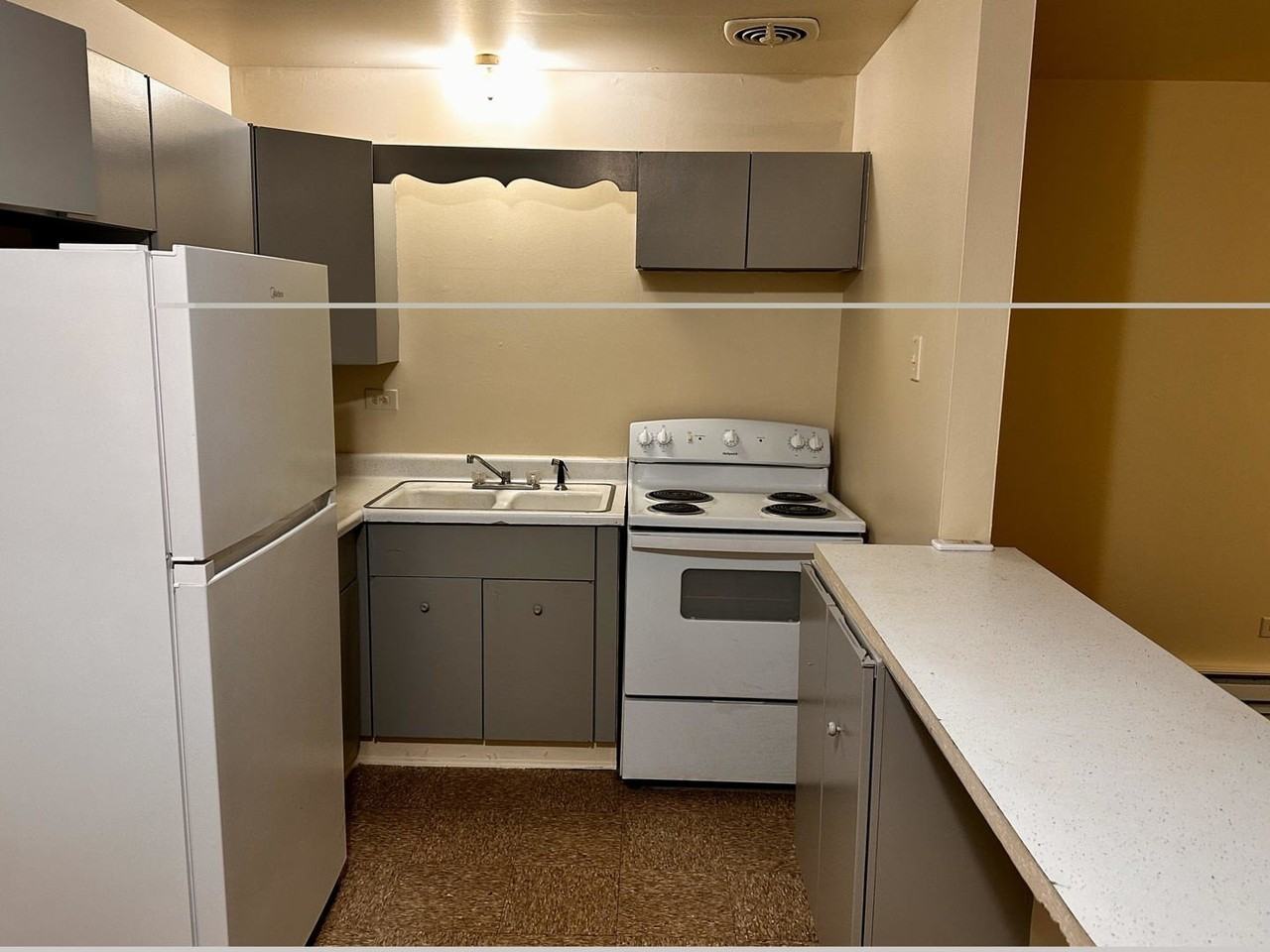 250 N Entrance Ave #8B - Photo 2 of 6