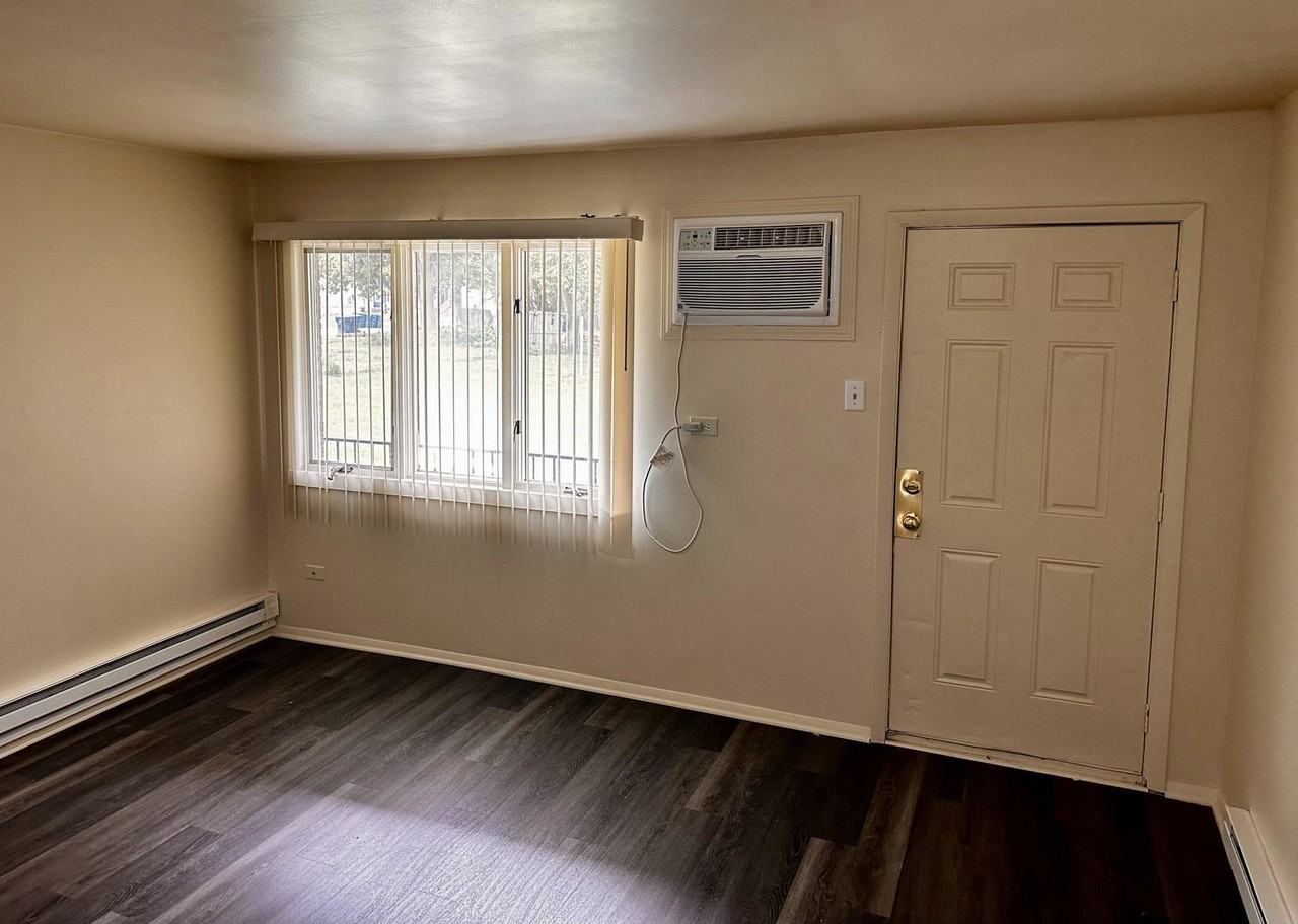 250 N Entrance Ave #8B - Photo 3 of 6