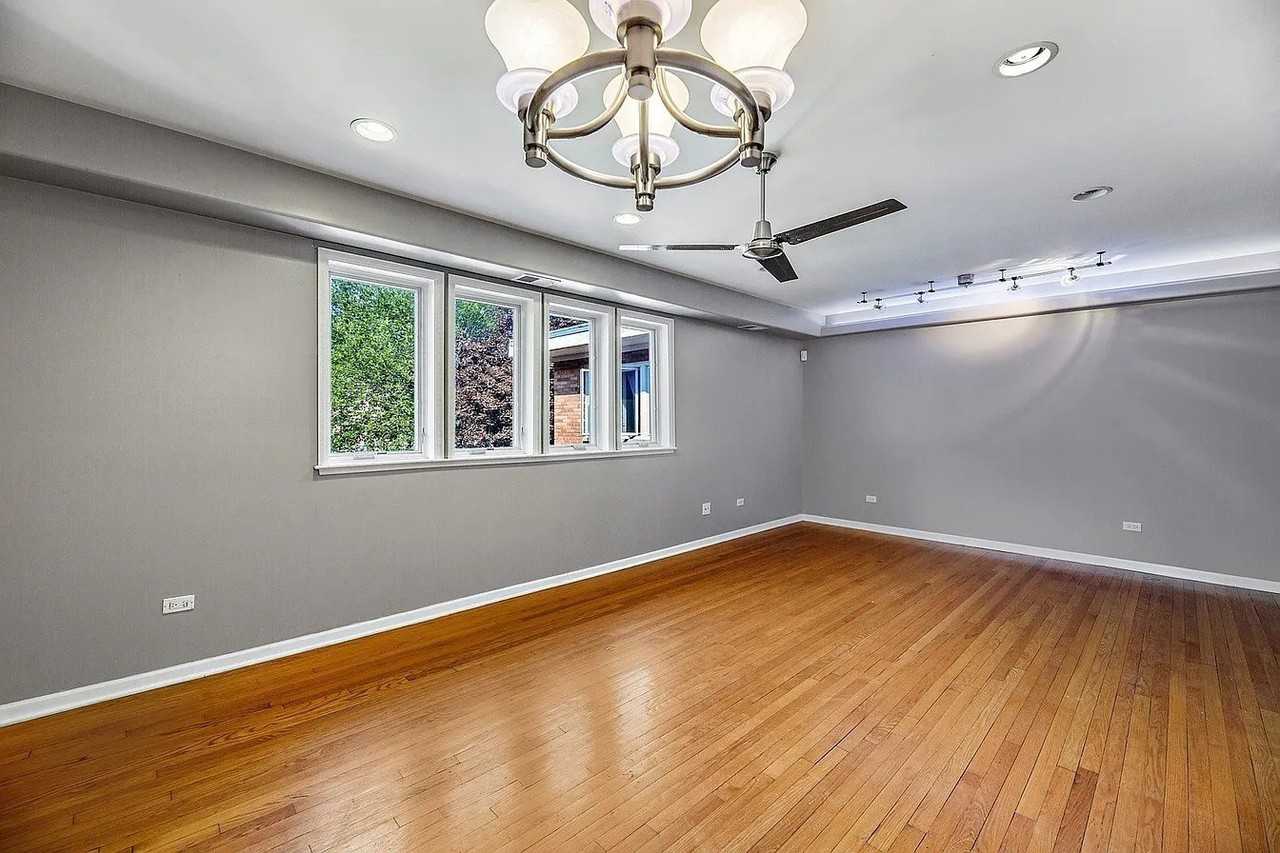 125 Callan Ave #3E - Photo 3 of 15