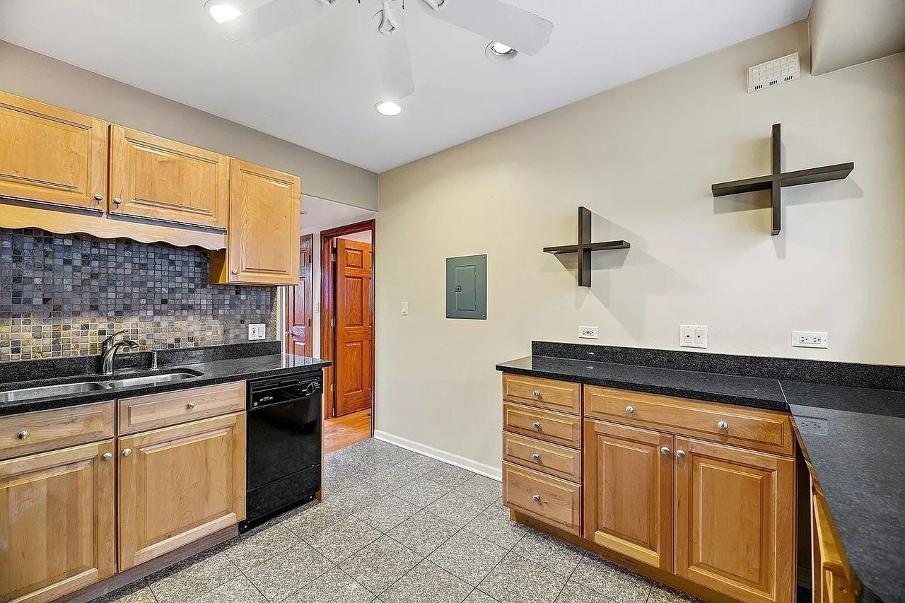 125 Callan Ave #3E - Photo 6 of 15