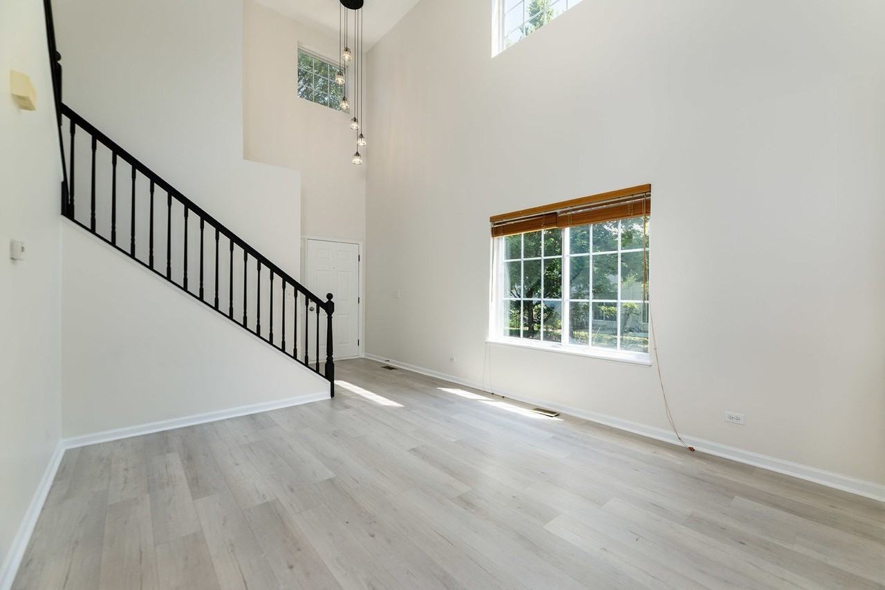 311 Abington Woods Dr #311 - Photo 4 of 36