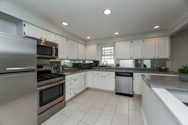 505 N Eagle St - Photo 5 of 11