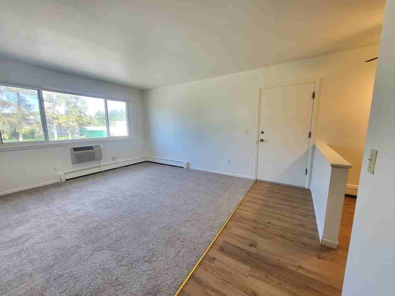 205 Marian Pkwy #2A - Photo 2 of 11