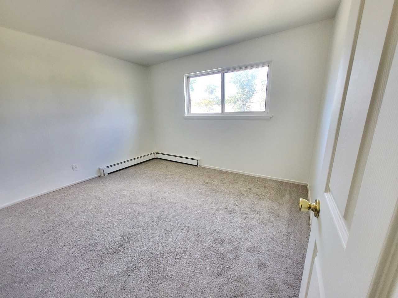 205 Marian Pkwy #2A - Photo 6 of 11