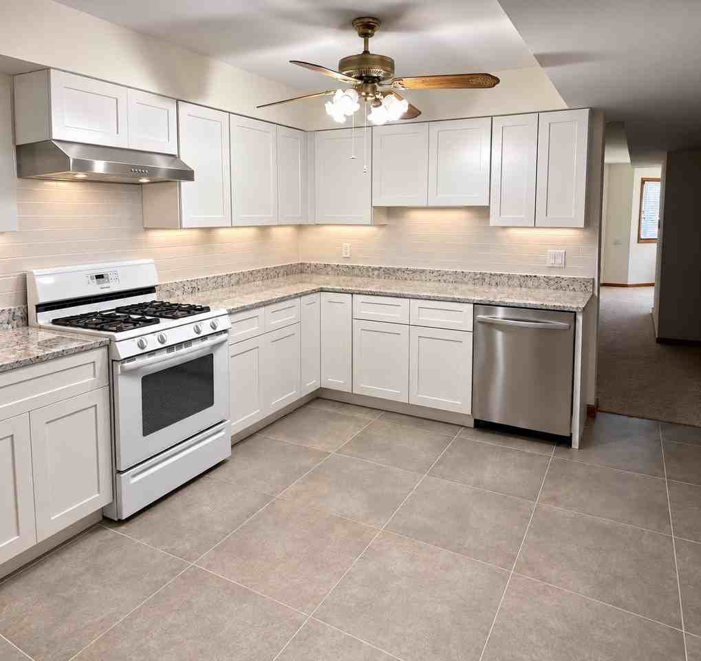 2605 N 76th Ave #G - Photo 4 of 20