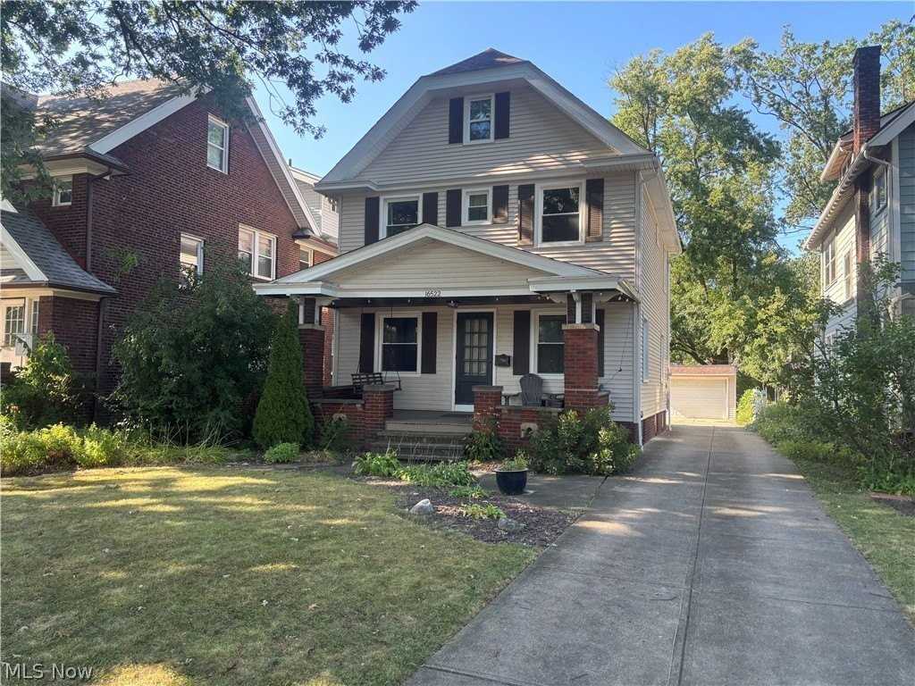 16522 Clifton Blvd - Photo 2 of 25