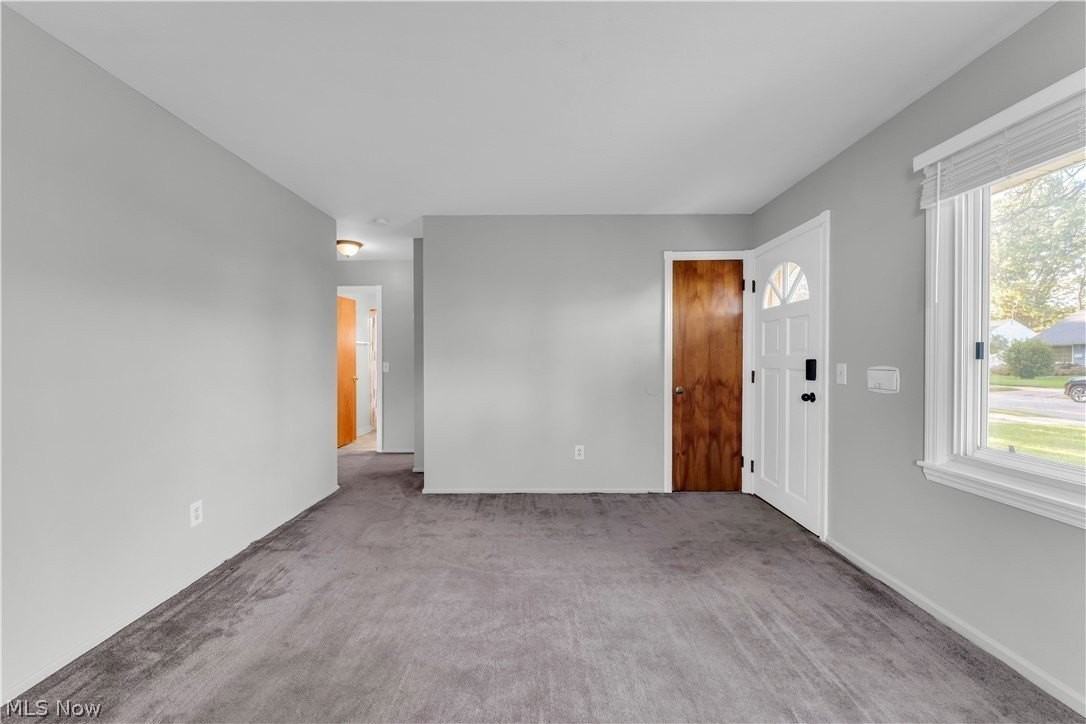 15701 Leigh Ellen Ave - Photo 4 of 18