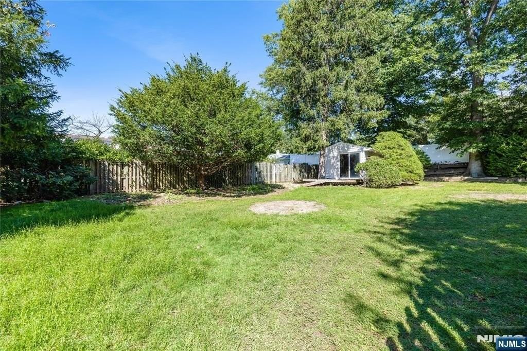 124 Pascack Rd - Photo 5 of 27