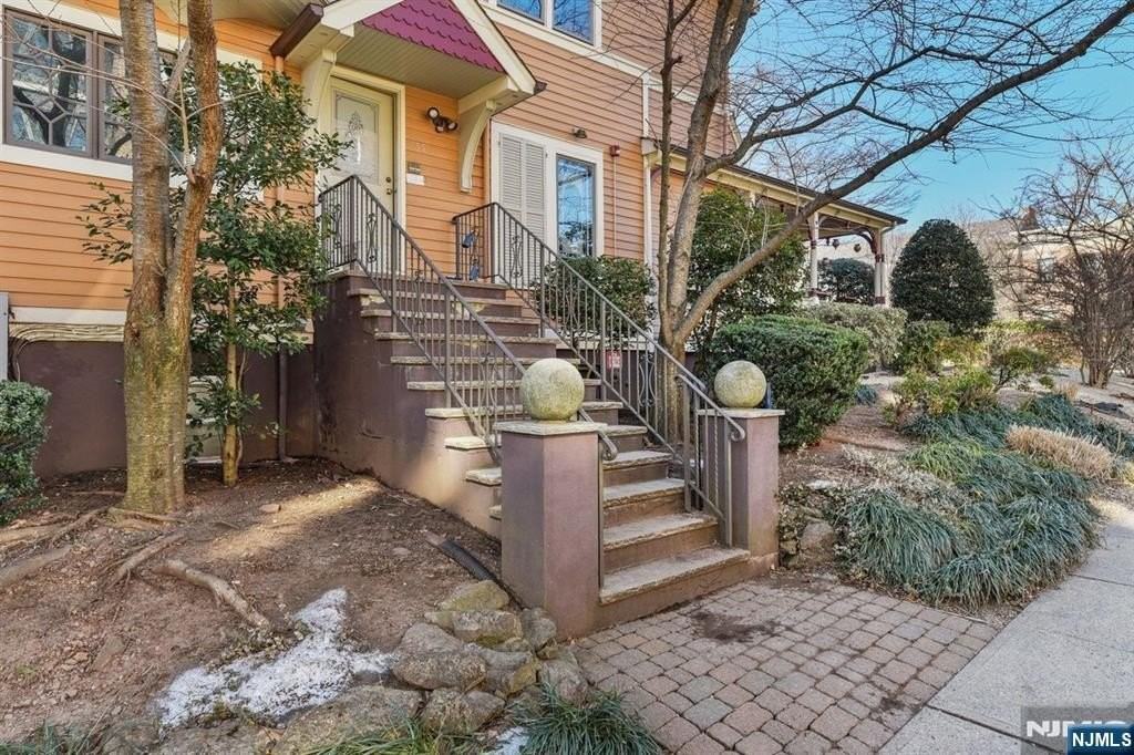 55 S Fullerton Ave #A - Photo 3 of 43