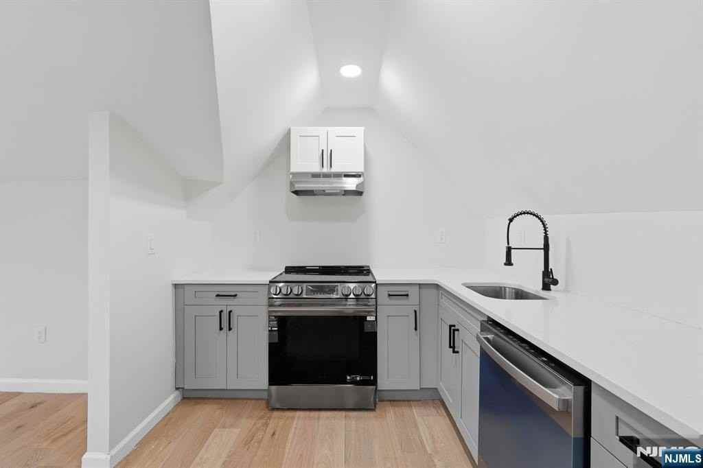 82 Grove St #4 - Photo 5 of 16