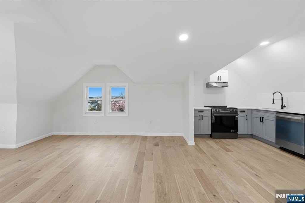 82 Grove St #4 - Photo 7 of 16