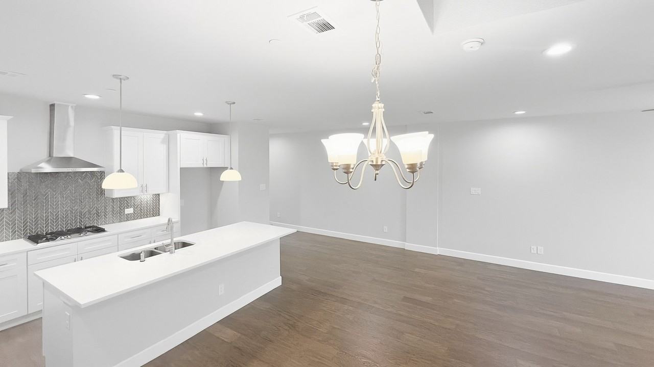 5713 Woodlands Dr - Photo 4 of 15