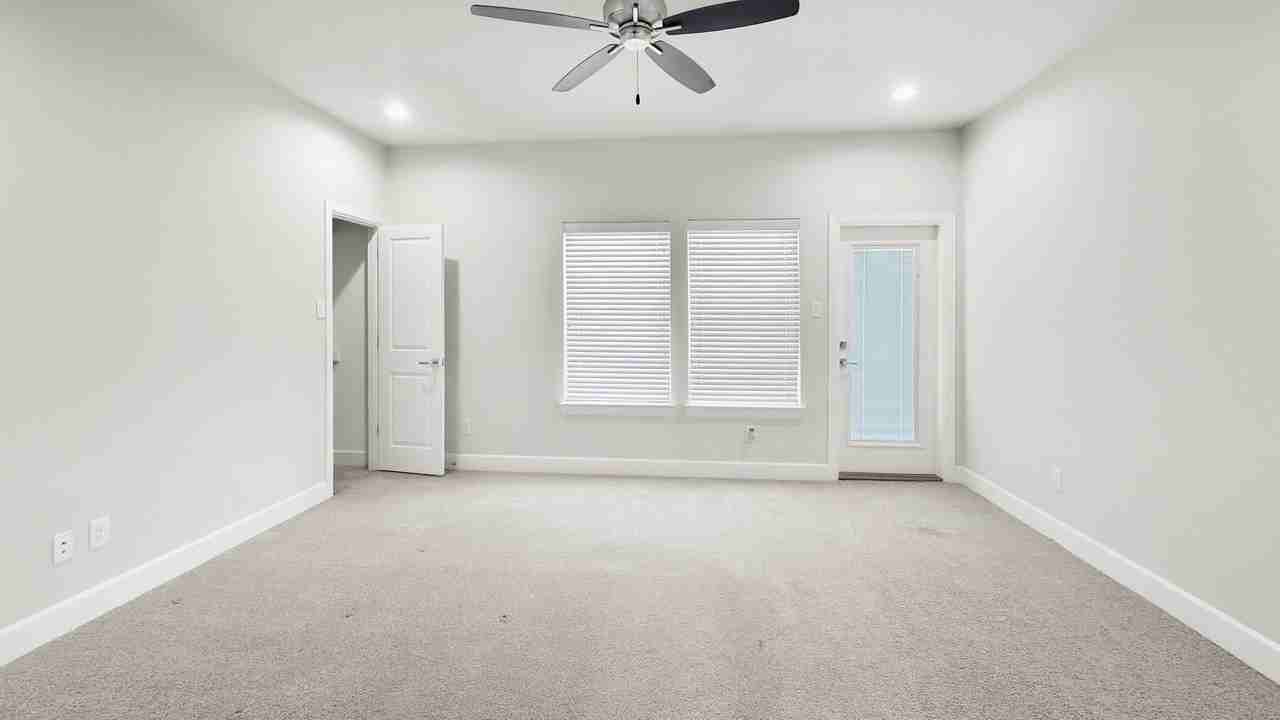 5713 Woodlands Dr - Photo 6 of 15