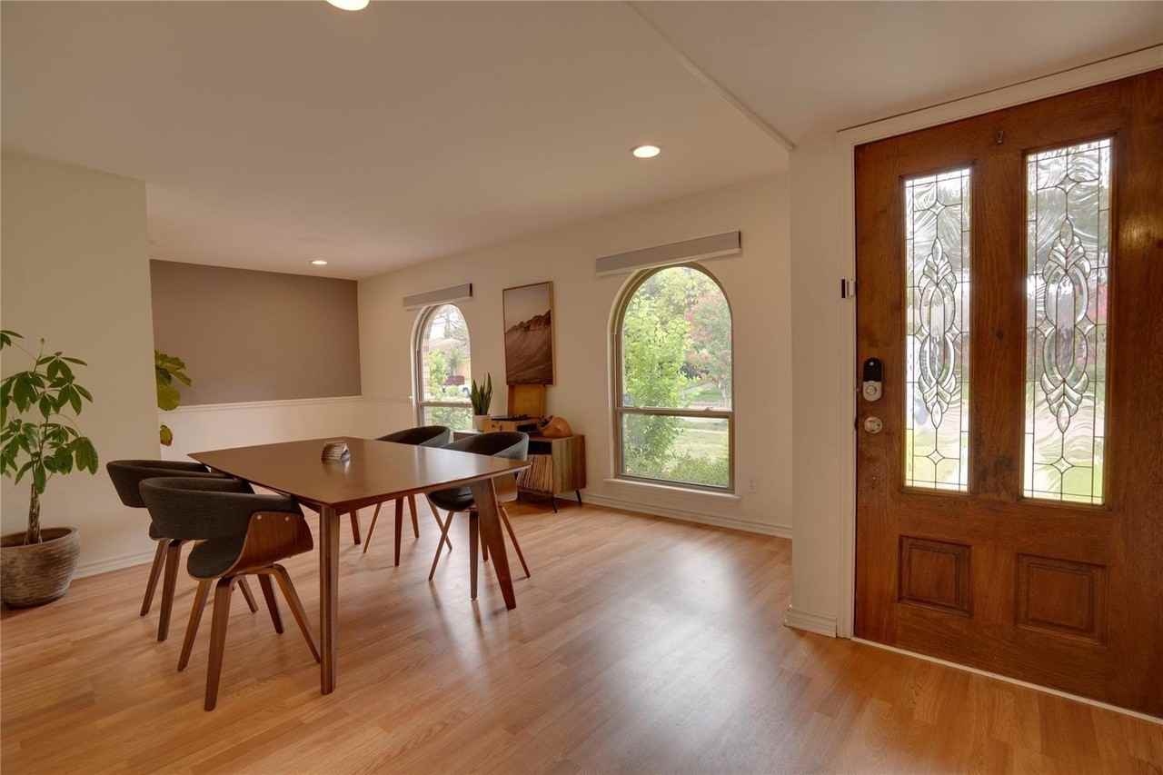 8515 Londonderry Ln - Photo 2 of 24