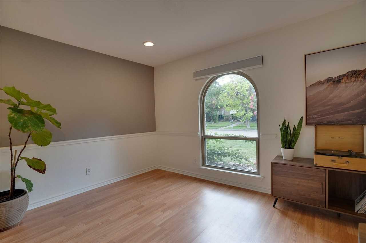 8515 Londonderry Ln - Photo 6 of 24