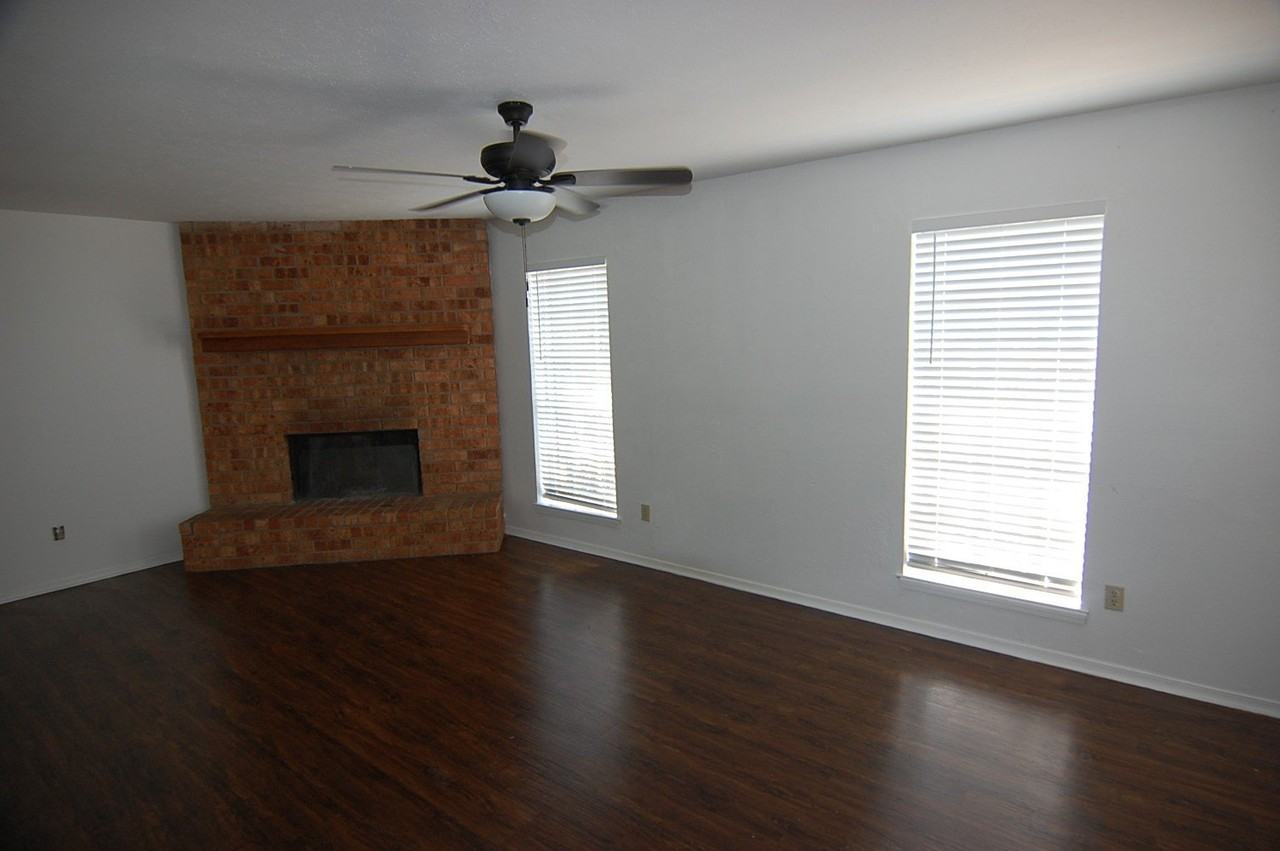4801 Woodland Park Blvd - Photo 5 of 25