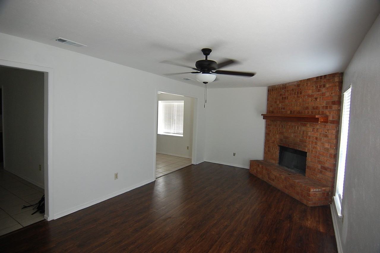 4801 Woodland Park Blvd - Photo 6 of 25