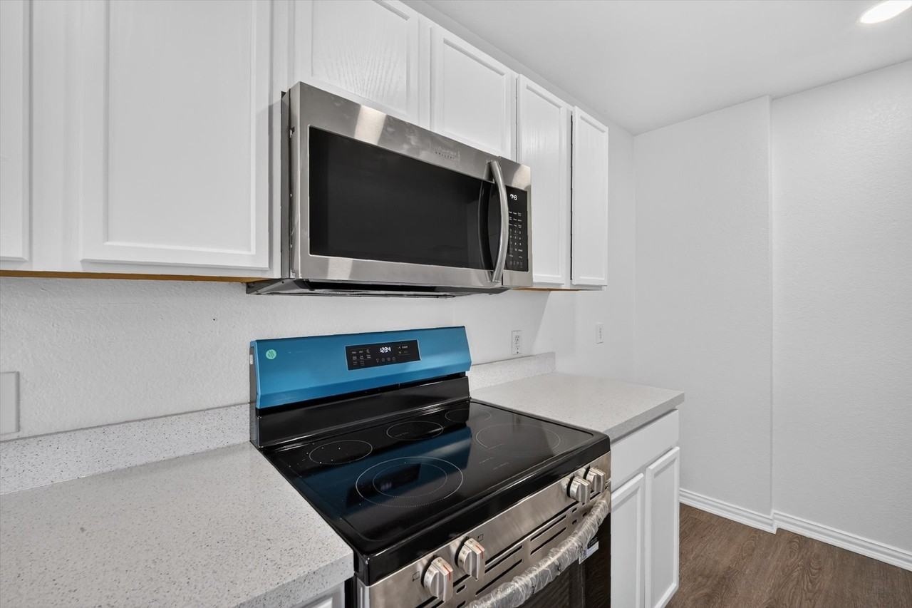 9605 Woodrow Wilson Dr - Photo 4 of 29