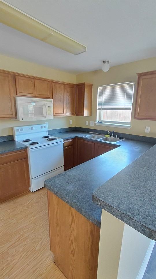 9961 Rio Doso Dr - Photo 3 of 6