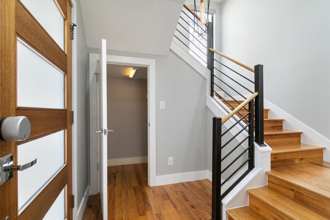 1921 California Dr #4 - Photo 3 of 31