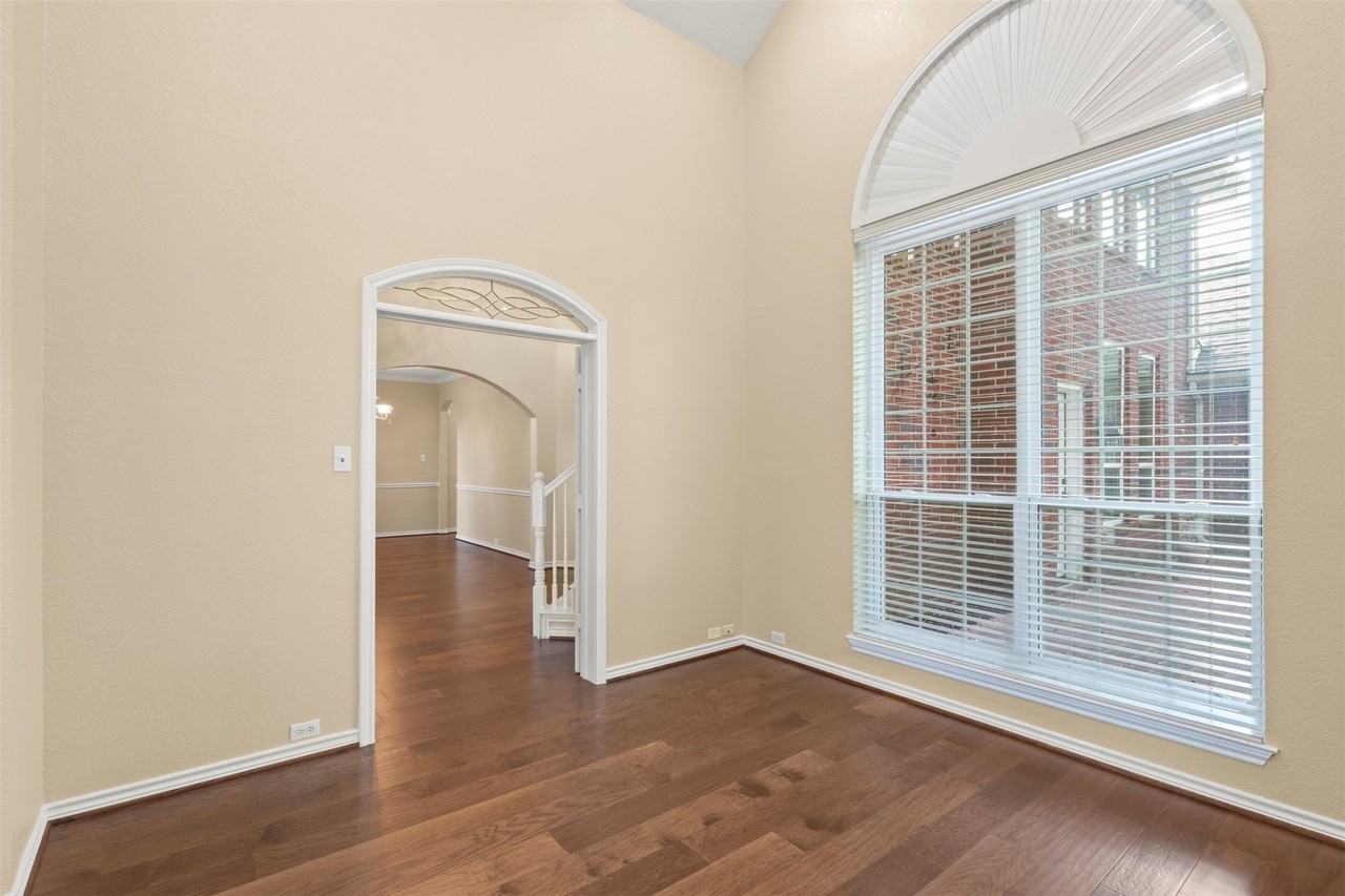 3817 Peppertree Dr - Photo 6 of 28