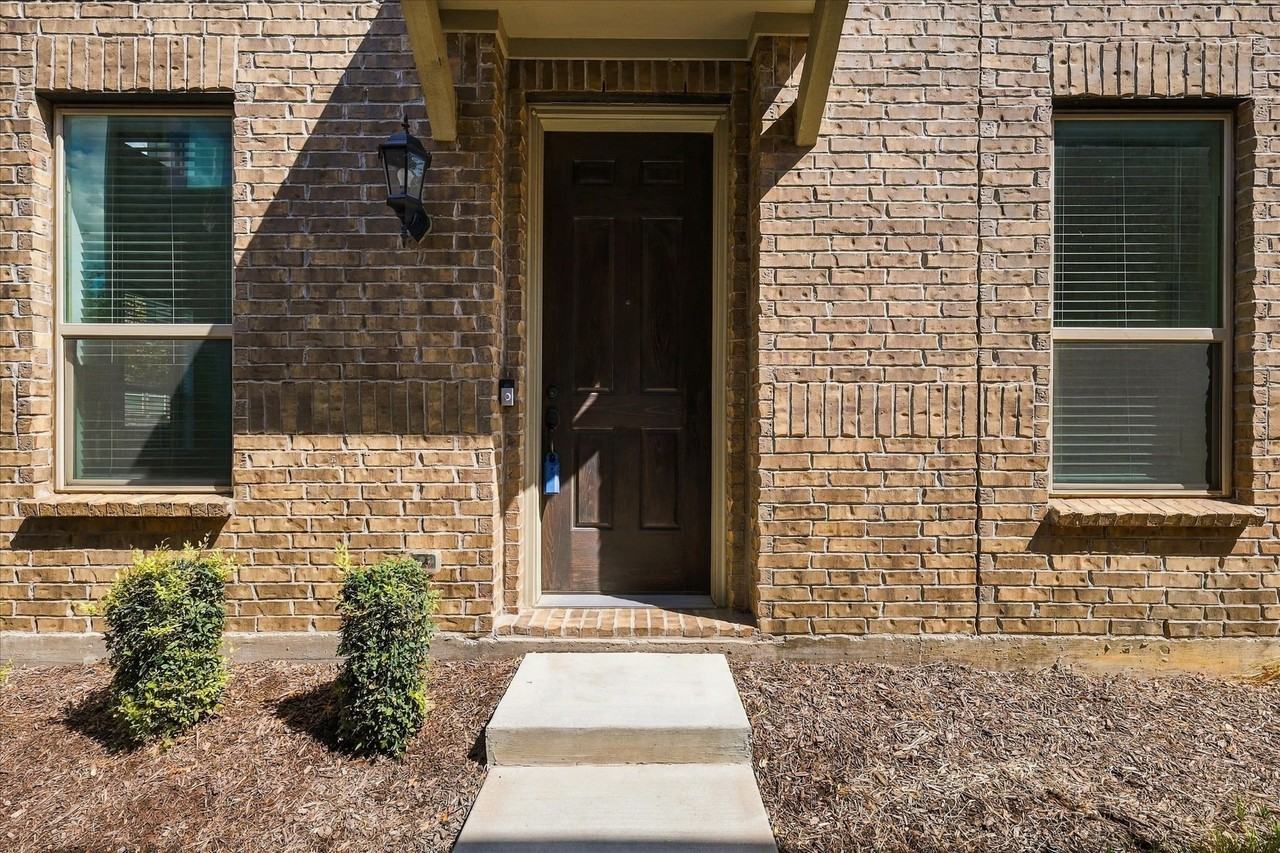 2737 Splendor Ln - Photo 3 of 39