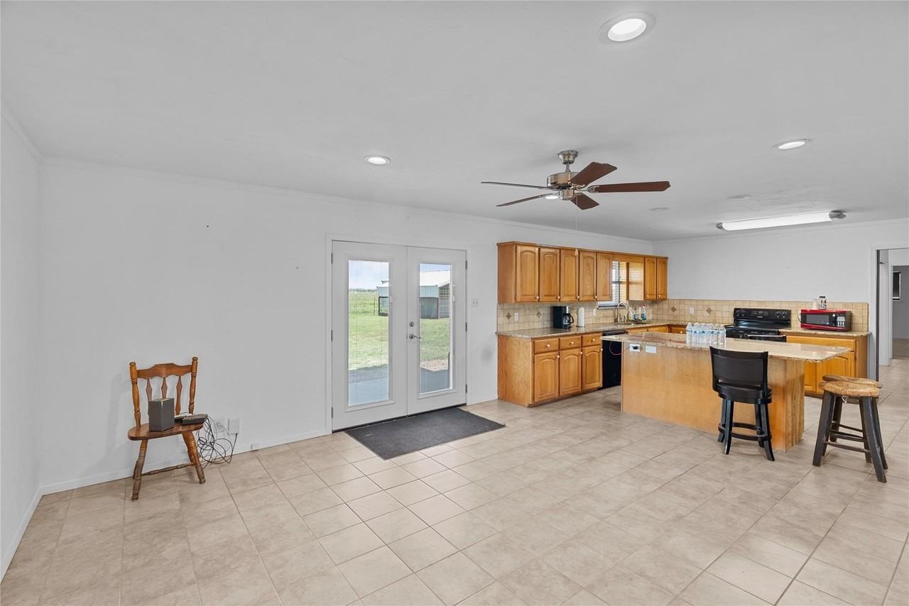 9518 County Road 913 - Photo 6 of 38
