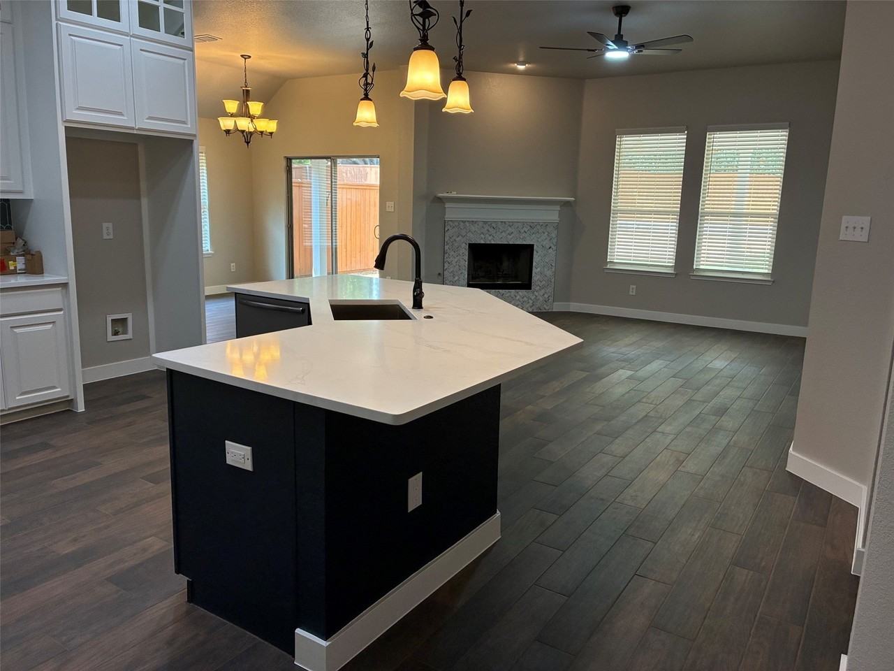 812 Ridge Point Dr - Photo 4 of 8
